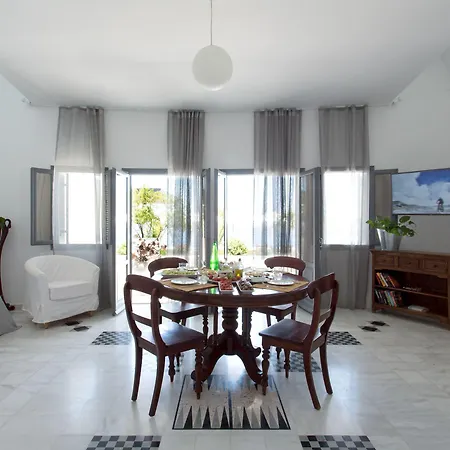 Xenones Filotera 4* Imerovigli (Santorini)